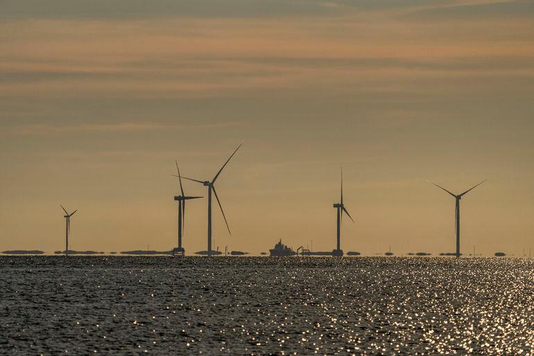 Thyborøn Sydhavns Møllelaug har indviet verdens største folkeejede vindmølle